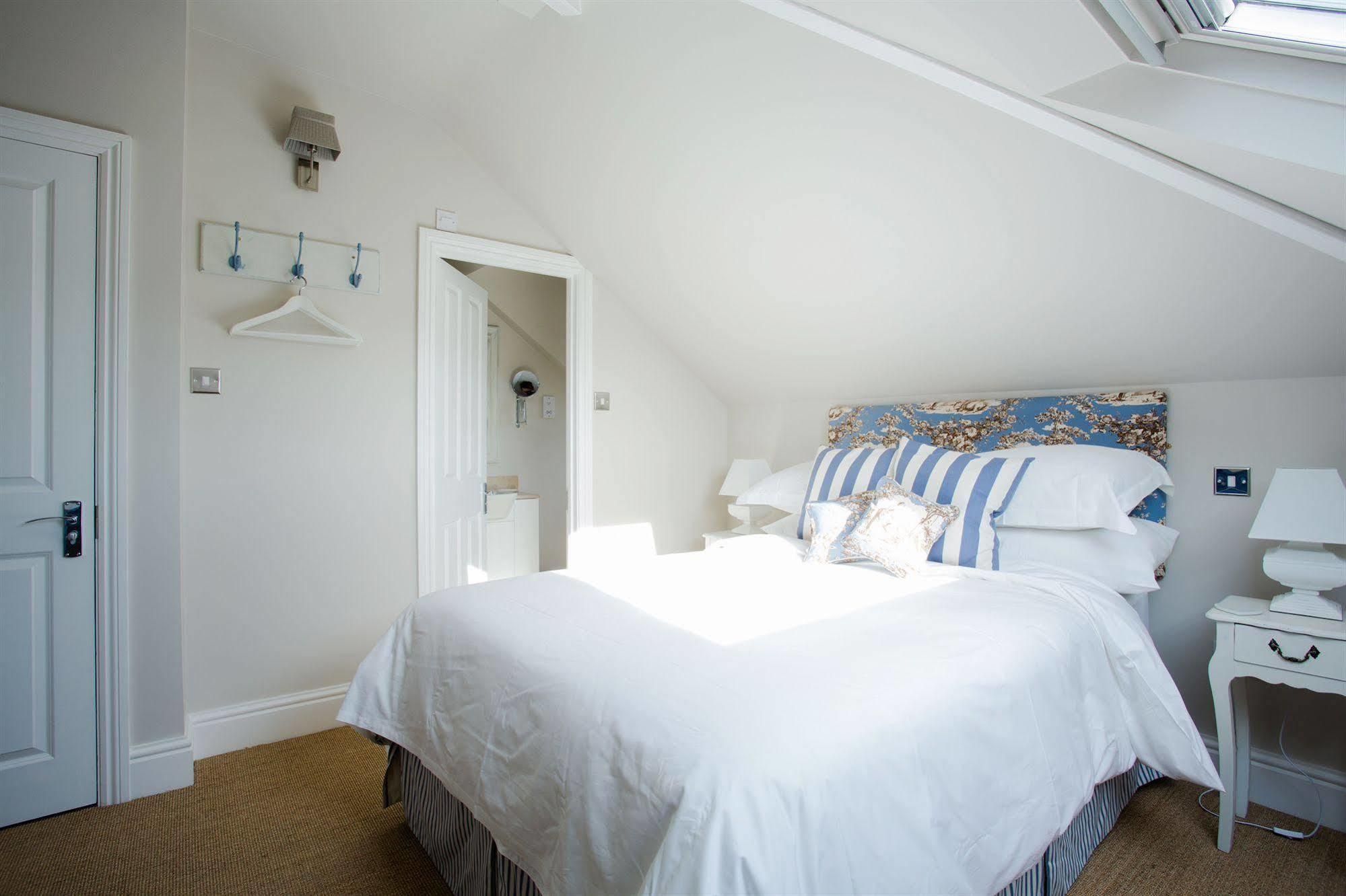 Grays Boutique B&B Bath Exterior foto A bedroom at The Old Post Office
